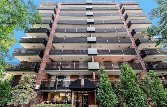Building Photo - 1200 Vine St