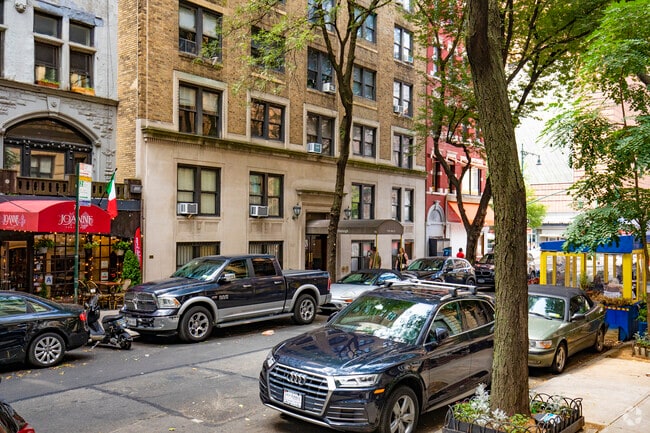 74 W 68th St New York, NY 10023 - The Morleigh