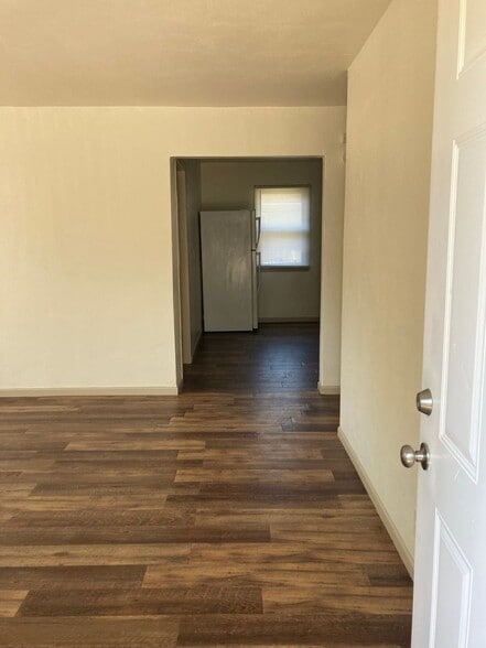 Interior Photo - 4207 - 4205 8TH ST
