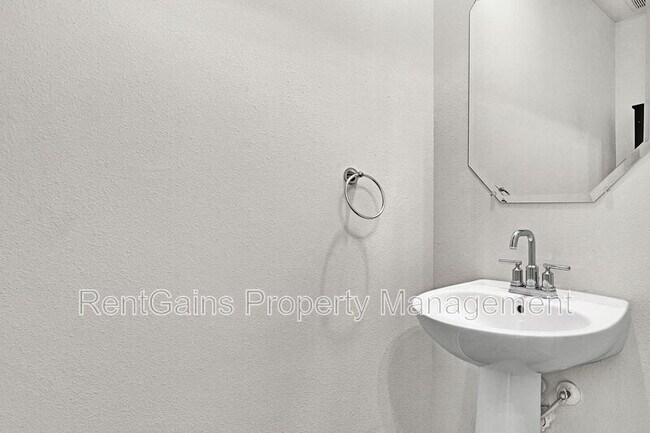 Building Photo - 92 Silver Fern Dr