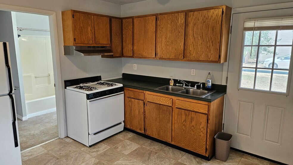 Building Photo - 4304 Kateri Ln