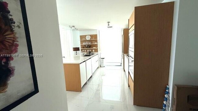 Building Photo - 460 NE 28th St