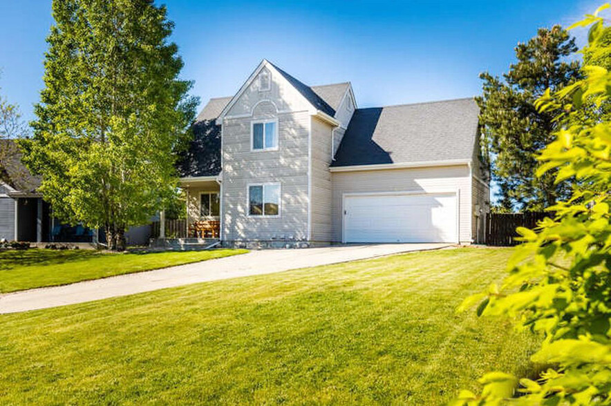 Primary Photo - 375 Aurora Way