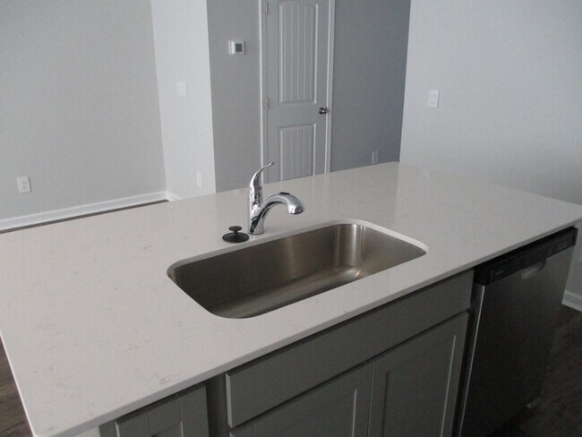 Building Photo - 515 Ferndale Pl