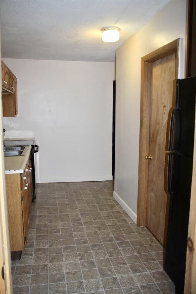 Building Photo - 12 Porter St