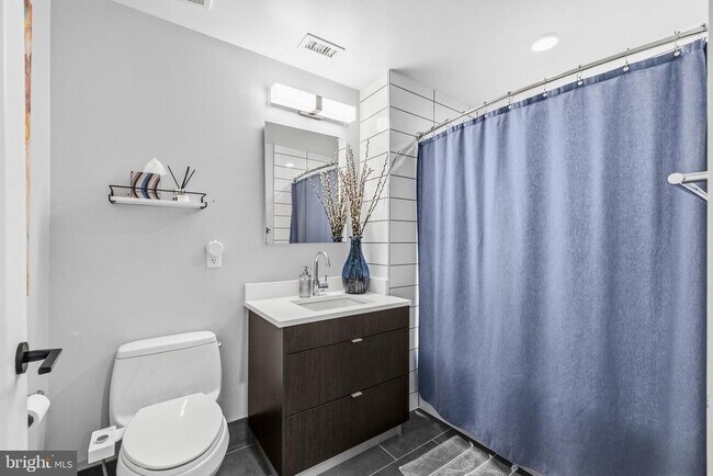 Building Photo - 1300 4th St SE