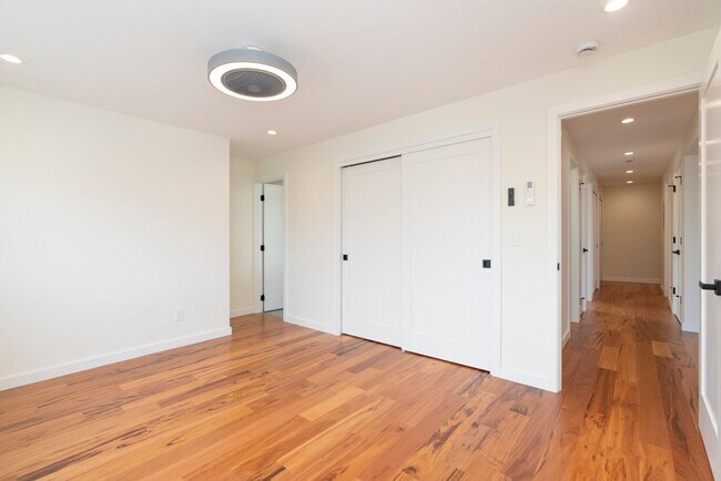 Building Photo - Park Place Apartments