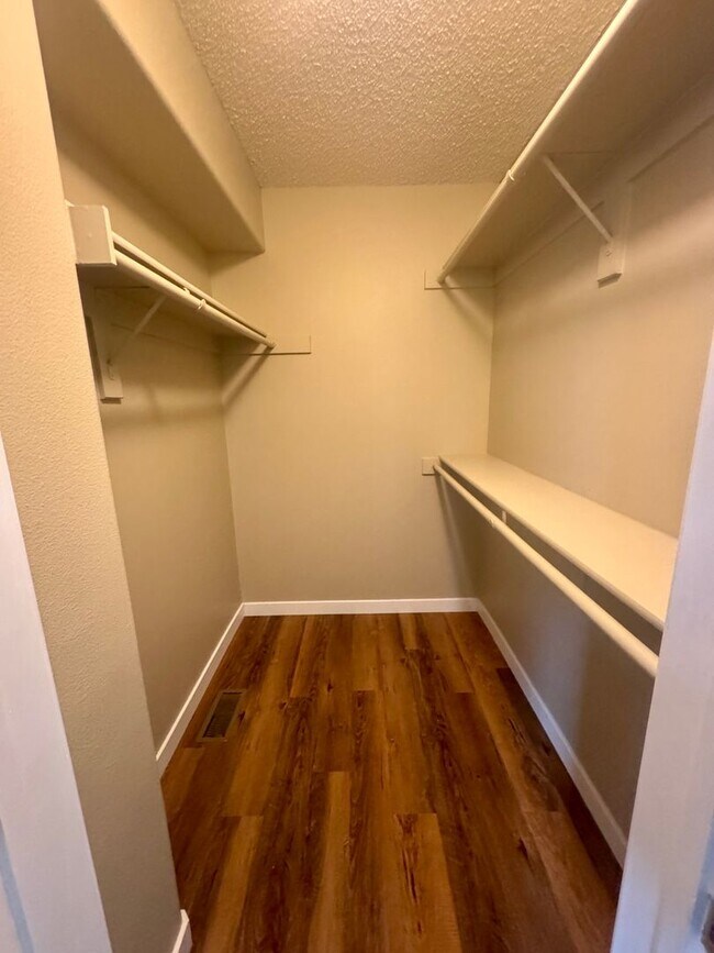 Building Photo - 3 bedroom home in Wagon Trails with commun...