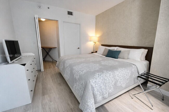 Building Photo - 45 SW 9th St