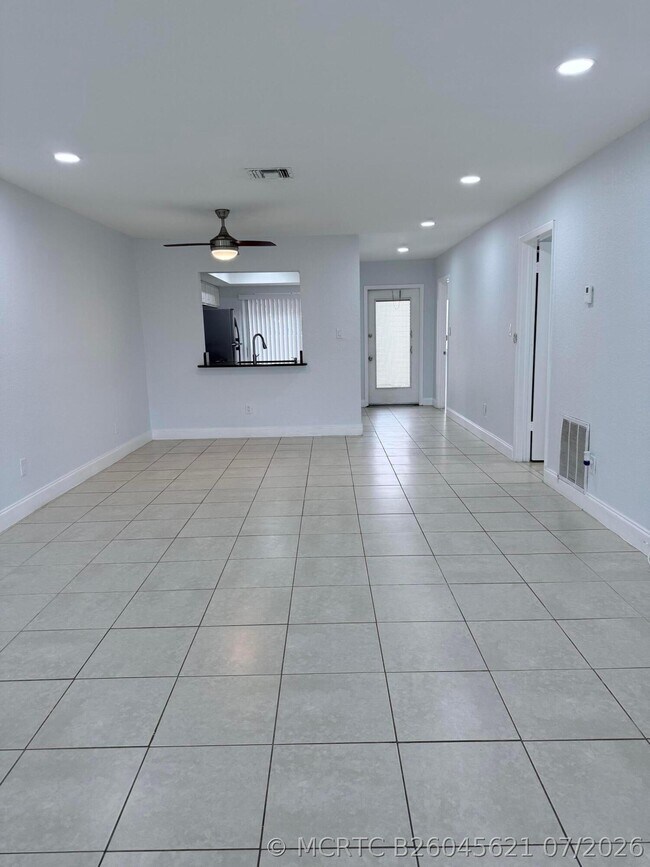 Building Photo - 9640 Oakburst Ln