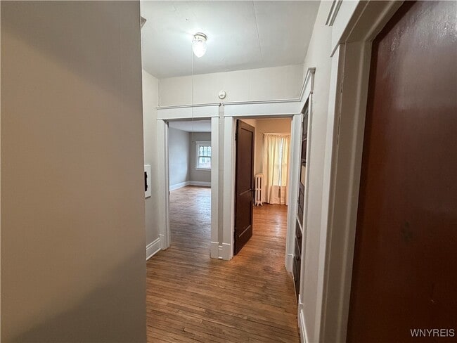 Building Photo - 41 Crestwood Ave