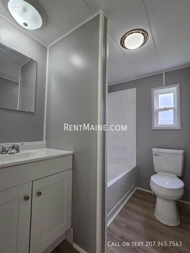 Building Photo - 41 Hatch St