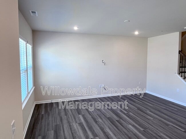 Building Photo - 303 Parker Sta Ave