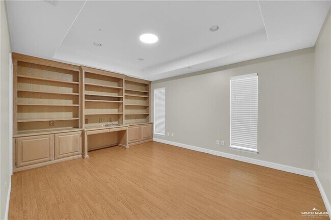 Building Photo - 321 Condor Ave