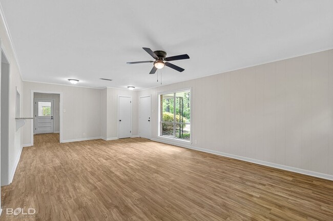 Building Photo - 6119 Bradford Dr