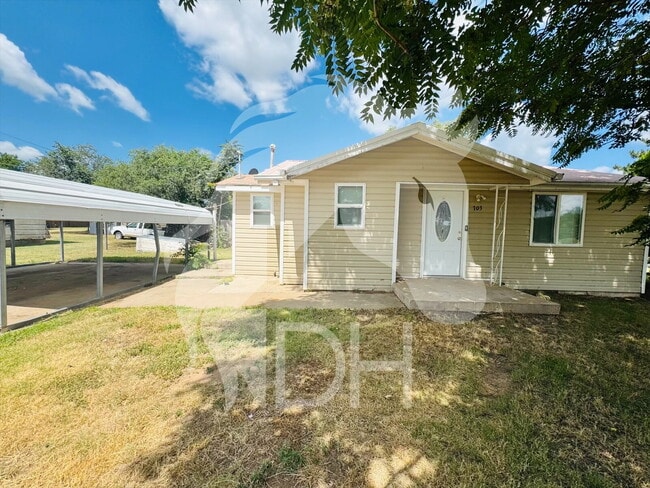 Primary Photo - Adorable 2 bedroom Home in Woodward