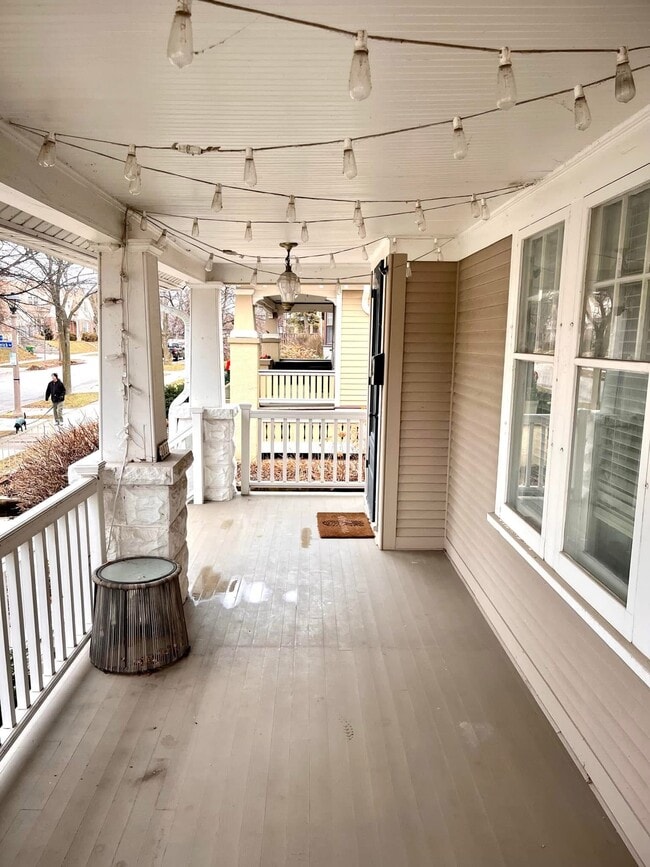 Building Photo - 2023 E Beverly Rd