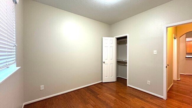 Building Photo - 8923 Willow Wind Ln