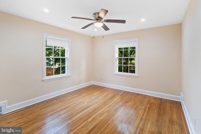 Building Photo - 4712 Piney Branch Rd NW