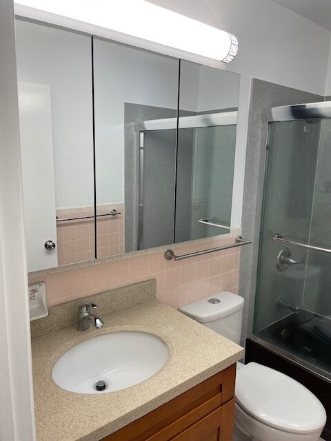 Building Photo - 678 41st Ave