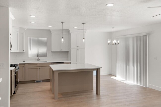 Building Photo - 3779 S 1950 W