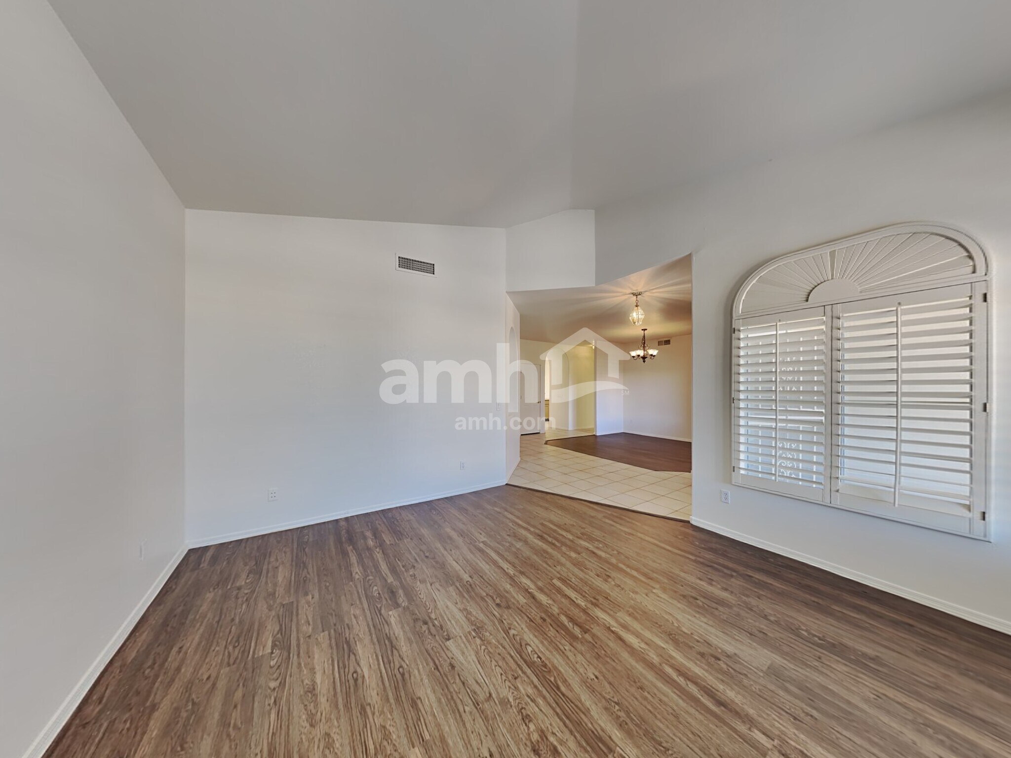 Building Photo - 13381 W Wilshire Dr