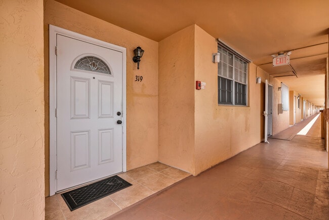 Building Photo - 4500 N Federal Hwy