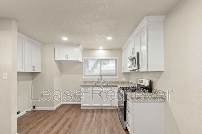 Building Photo - 850 Sequoia Blvd