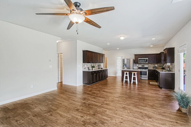 Building Photo - 4639 Southwind Rd