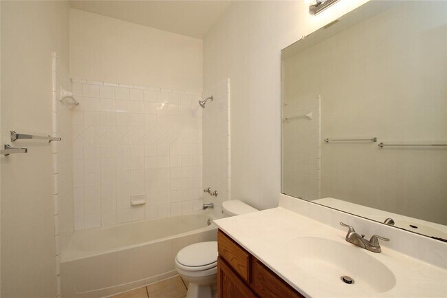 Building Photo - 2817 Southampton Way