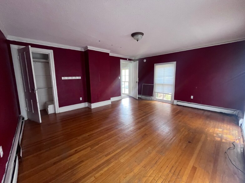Building Photo - 515 S Westnedge Ave