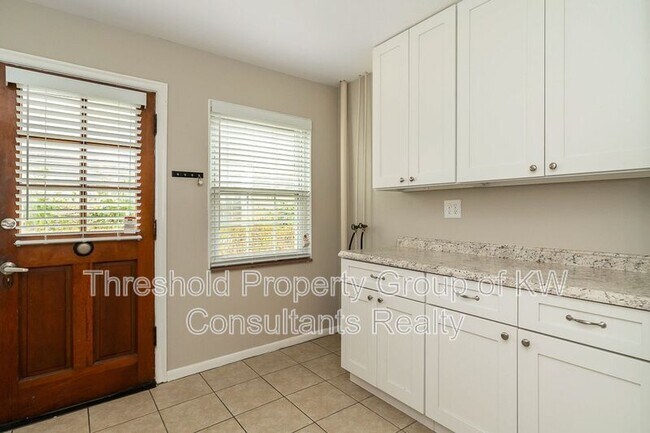 Building Photo - 872-874 Copeland Road