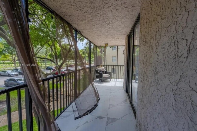 Building Photo - 10451 W Broward Blvd