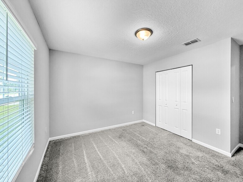 Building Photo - 9080 Open Fld Rd