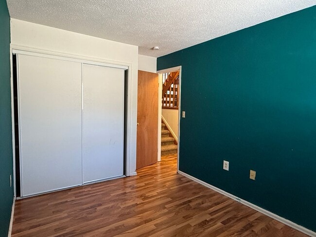 Building Photo - Open Tri-Level Townhome With Tons Of Space...