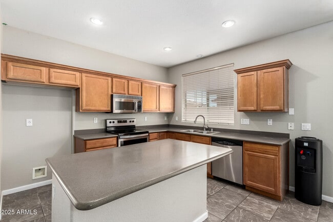 Building Photo - 13550 W Cypress St