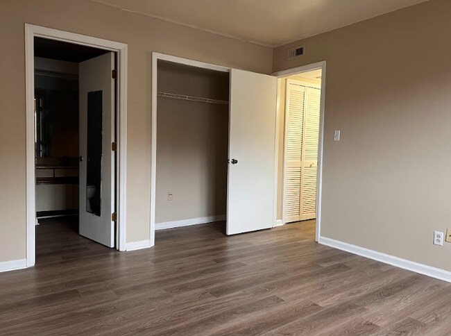 Building Photo - 1863 J Julian Ln