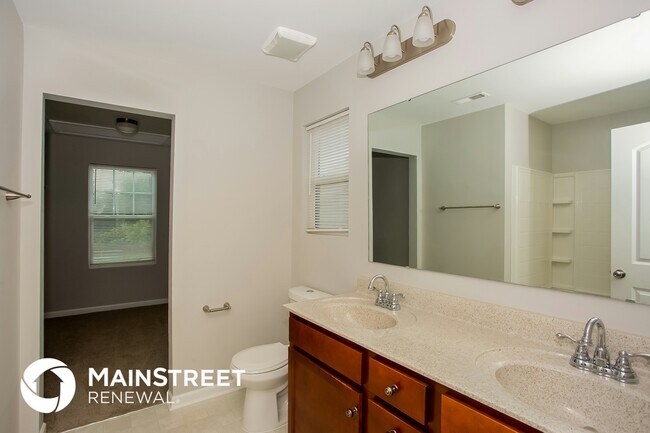 Building Photo - 1047 Manston Pl SW