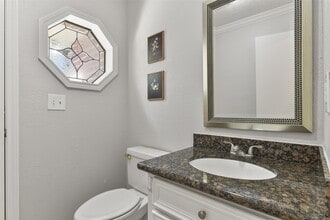 Building Photo - 416 Live Oak Ln