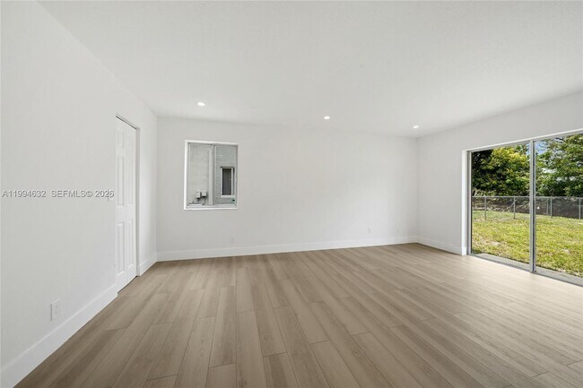 Building Photo - 7201 NW 46th Ct