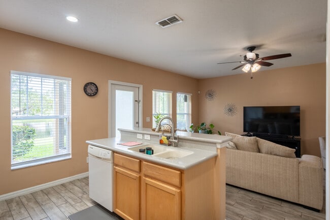 Building Photo - 9859 Tivoli Villa Dr