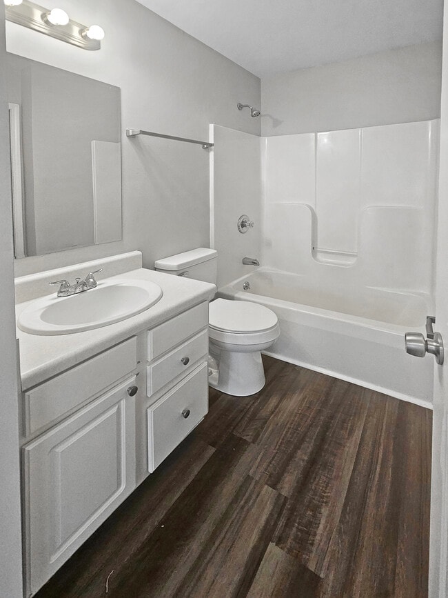 Building Photo - 5 Paris Creek Ct