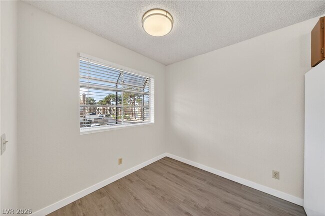 Building Photo - 2702 Alicialynn Way