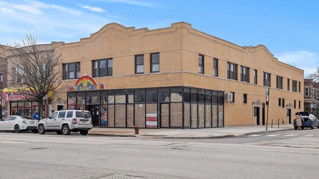 Building Photo - 2353 N Springfield Ave