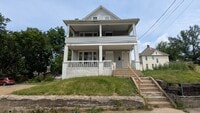 Building Photo - 8th St Triplex