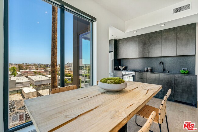 Building Photo - 10700 Tabor St