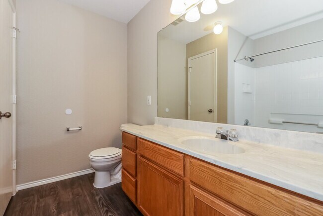 Building Photo - 2745 Briscoe Dr
