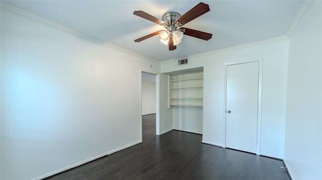 Building Photo - 7575 Katy Fwy