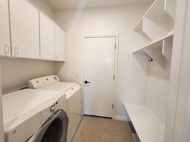 Building Photo - Home For Rent in Caughlin Ranch Reno