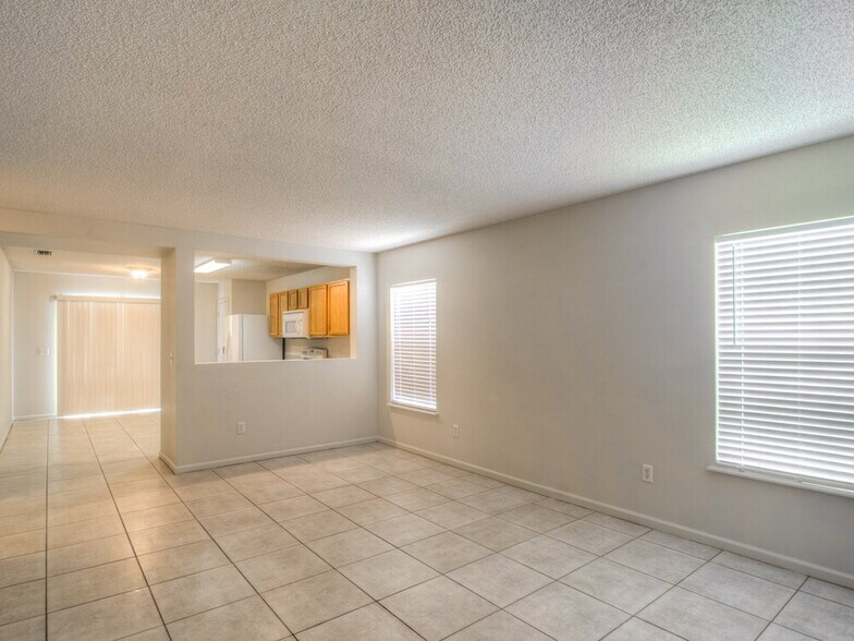 Building Photo - 1123 Sunray Ct
